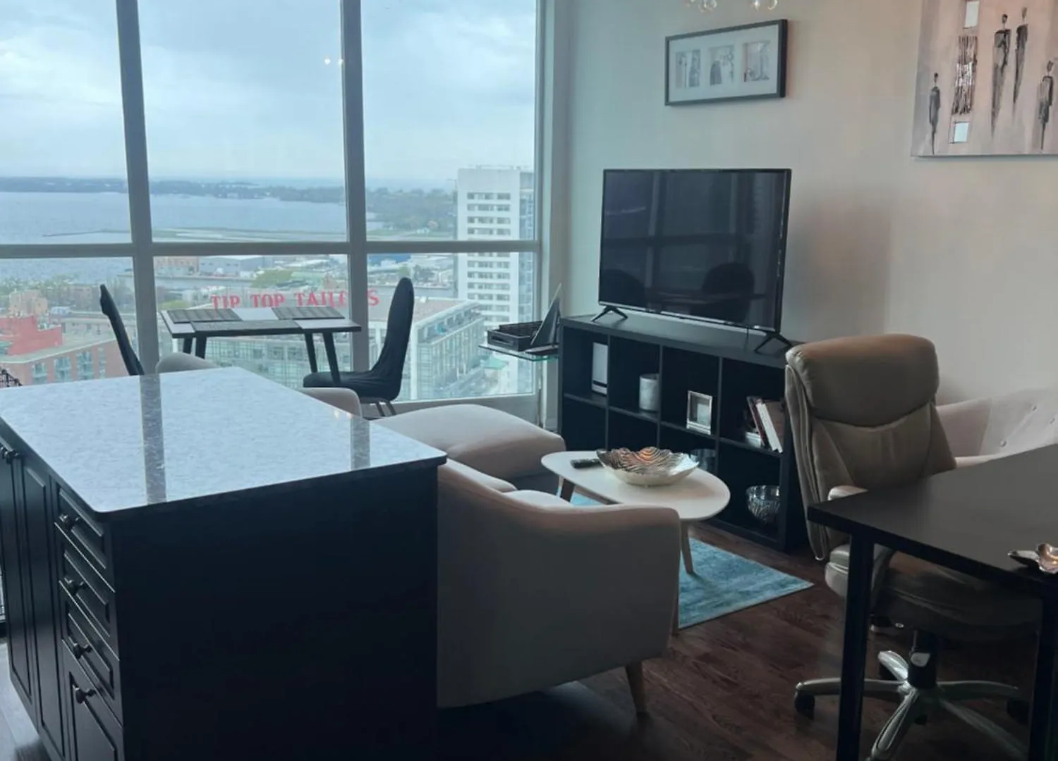 Downtown Toronto Suite By The Water